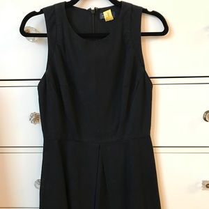 Black summer linen dress (above the knees; short)